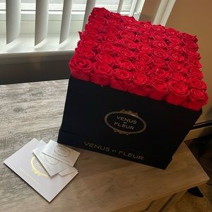 VENUS ET FLEUR Eternity Large Box Roses